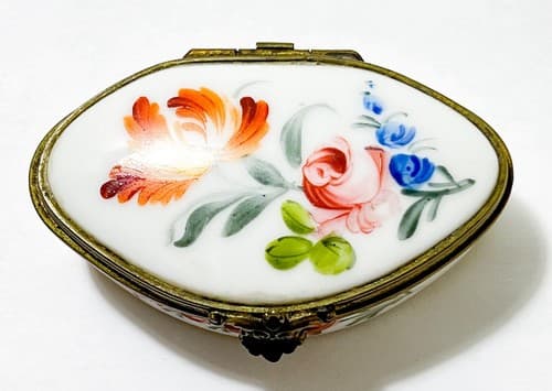 Antique Hand Painted Made In FRANCE Floral Motif Porcelain Trinket Box - Thumbnail 3