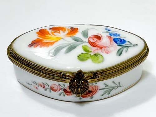 Antique Hand Painted Made In FRANCE Floral Motif Porcelain Trinket Box - Thumbnail 5