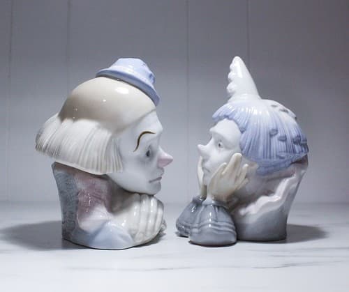 2 Vintage Hand Decorated Glazed Porcelain Circus Clown Bust Figurines - Thumbnail 4