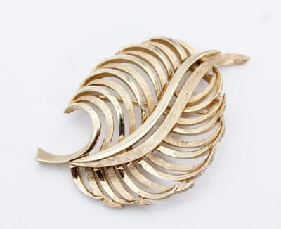 Vintage CROWN TRIFARI Gold Toned Textures Leaf Motif Statement Pin Brooch - Thumbnail 6