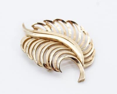 Vintage CROWN TRIFARI Gold Toned Textures Leaf Motif Statement Pin Brooch - Thumbnail 3