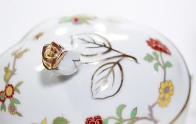RICHARD GINORI Made In Italy Bird Of Paradise Pattern Rose Finial Porcelain Box - Thumbnail 3