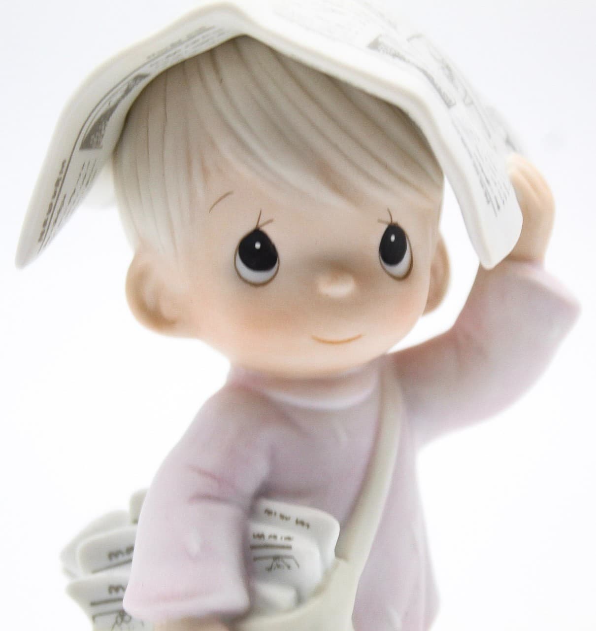 Precious Moments Sending You Showers Of Blessings Enesco Porcelain Figurine 1988 - Thumbnail 2