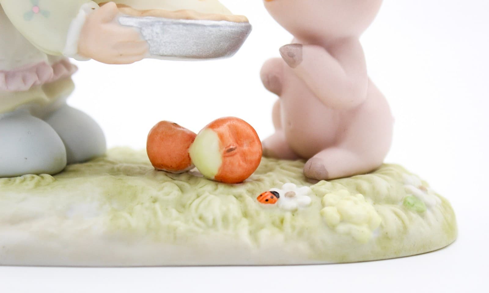 Precious Moments You're Just As Sweet as Pie Enesco Porcelain Figurine 1997 - Thumbnail 6