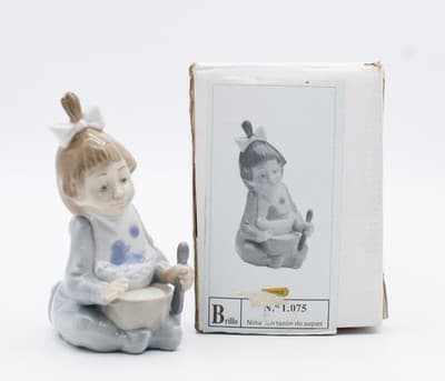 Nao By Lladro Spain Soup Time Glazed Porcelain Figurine Vintage In Box - Thumbnail 5
