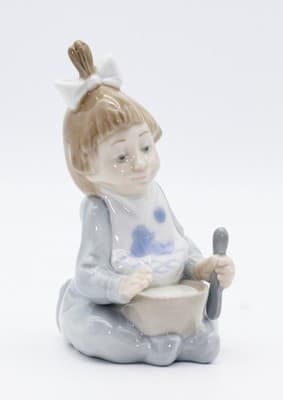 Nao By Lladro Spain Soup Time Glazed Porcelain Figurine Vintage In Box - Thumbnail 3