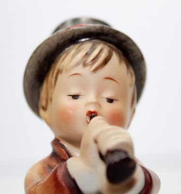Hummel "Serenade" TMK2 Hand Painted Boy Made In Germany Porcelain Figurine - Thumbnail 3