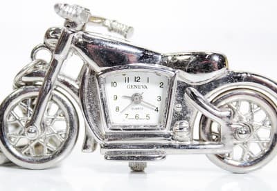 Vtg GENEVA Quartz Japan Movement Silver Tone Motorcycle Motif Watch Key Chain - Thumbnail 2