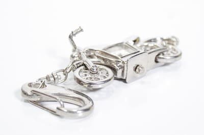Vtg GENEVA Quartz Japan Movement Silver Tone Motorcycle Motif Watch Key Chain - Thumbnail 3