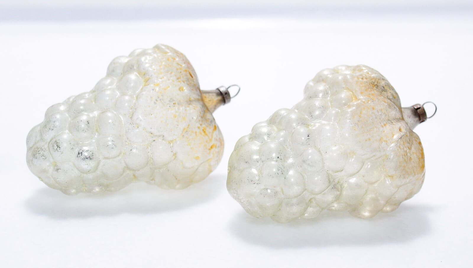 2 Vintage Unsilvered Made In Germany Grape Clusters Glass Christmas Ornaments - Thumbnail 7