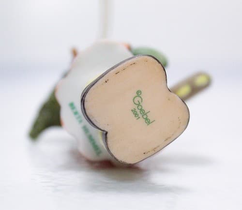 Berta Hummel Goebel 2001 Holiday Tambourine Porcelain Christmas Ornament - Thumbnail 4