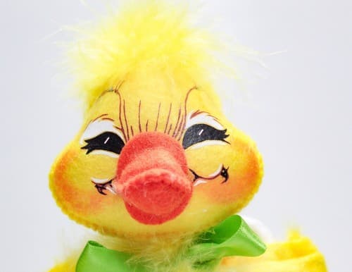 Vintage 2018 ANNALEE Mobilitee SUNNY DAY DUCKY Easter Holiday Artisan Doll 9" - Thumbnail 2