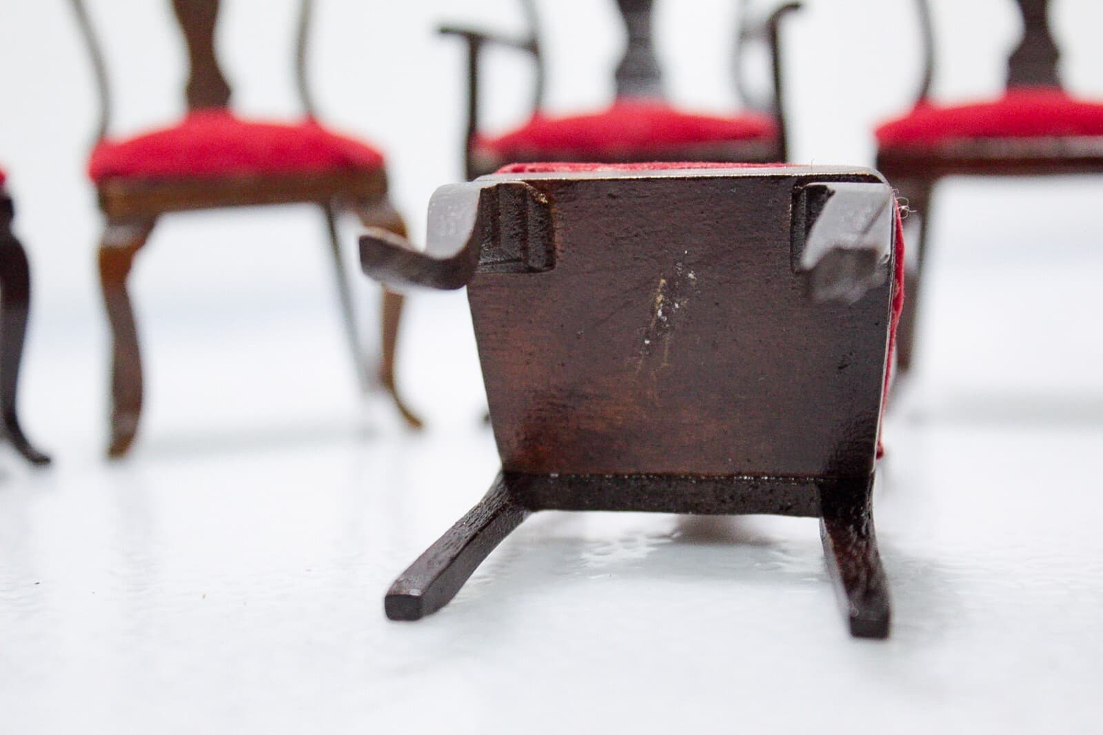 Vintage Set Of 5 Miniature Dollhouse Red Upholstered Wood Living Room Chairs - Thumbnail 4