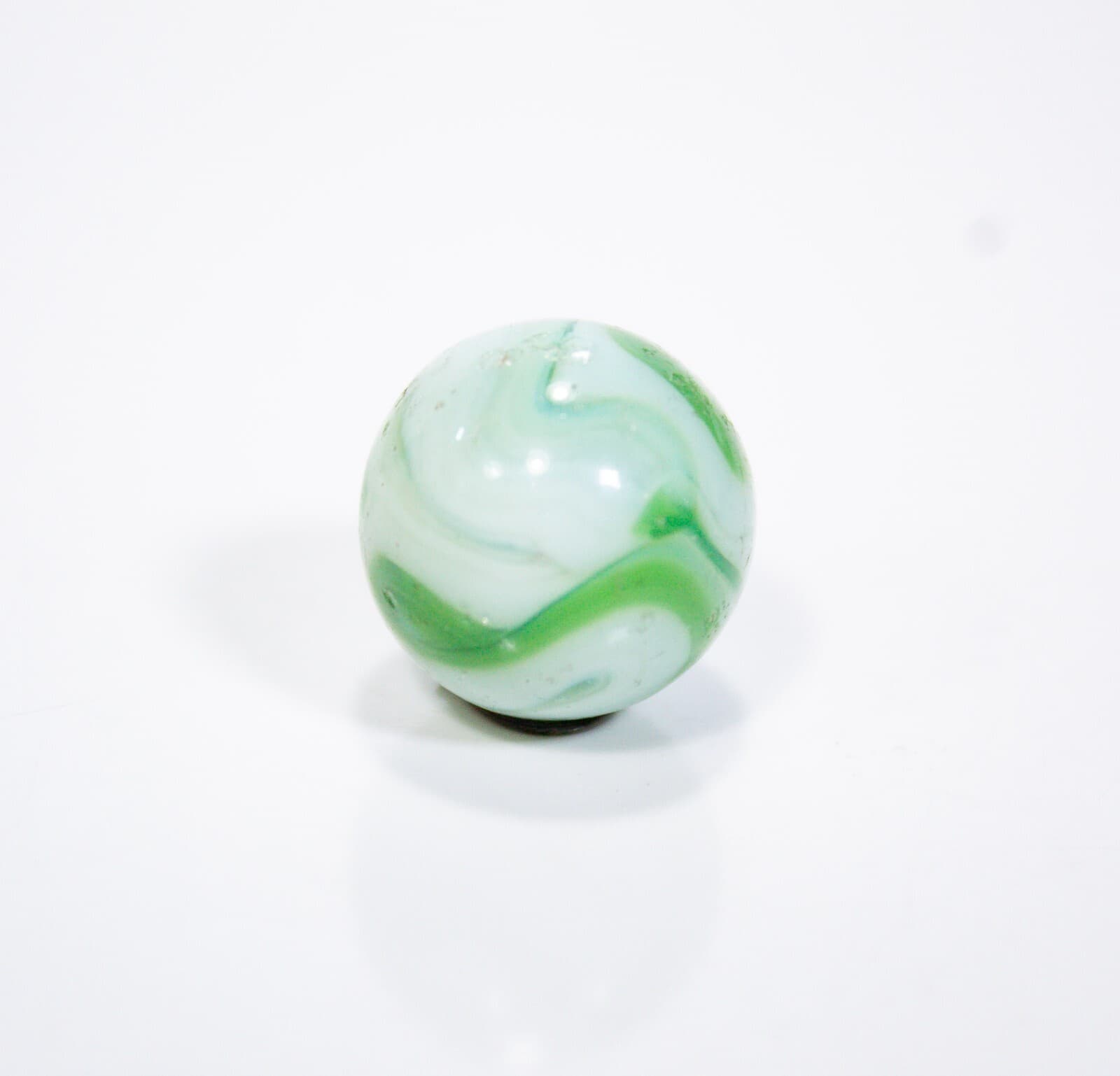 Vintage Alley Agate Green & White Swirl Toy Marble 0.63mm - Thumbnail 2