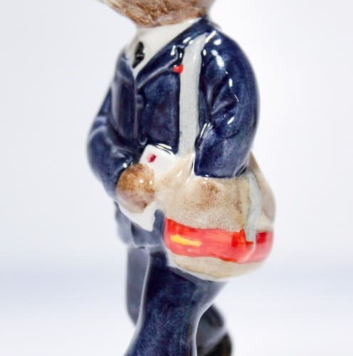 Vintage 1989 DB76 ROYAL DOULTON Postman Bunnykins Porcelain Figurine - Thumbnail 4