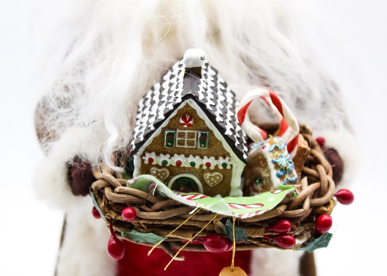 Byers' Choice Santa Claus Baker Gingerbread House Christmas Caroler 2010 - Thumbnail 3
