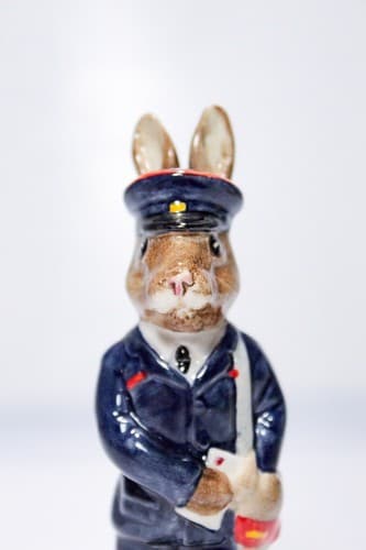 Vintage 1989 DB76 ROYAL DOULTON Postman Bunnykins Porcelain Figurine - Thumbnail 7