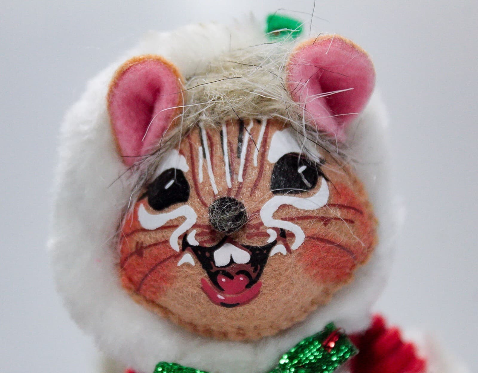 ANNALEE MOBILITEE 2010 Vintage Christmas Mouse Artisan Holiday Doll 6" - Thumbnail 2