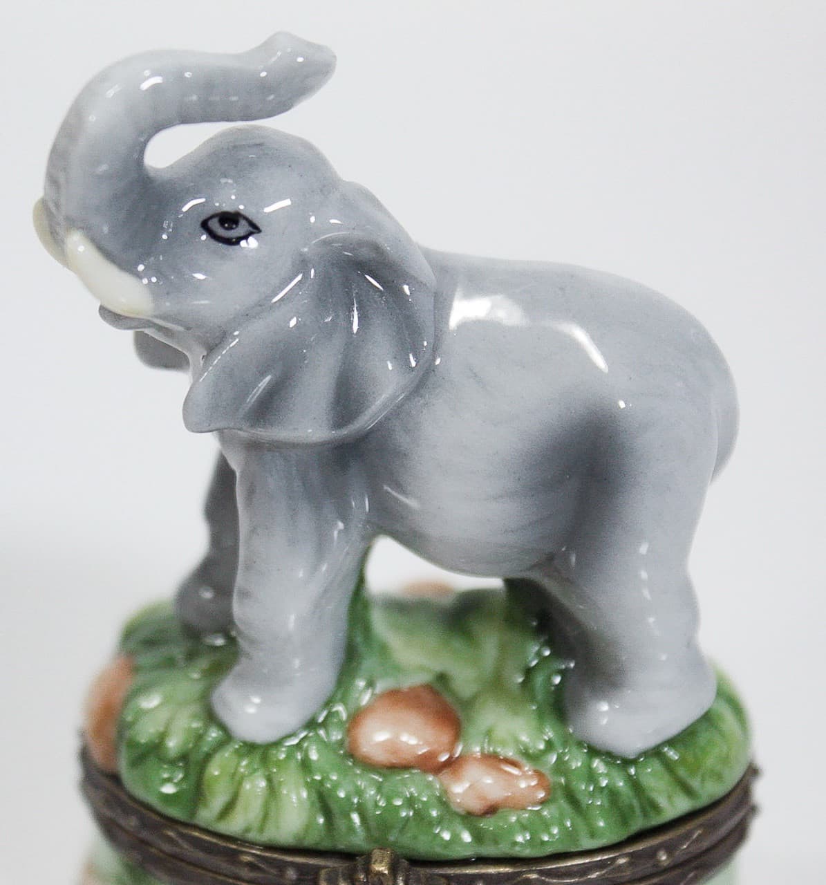 Westland 1998 Vintage Hand Painted Porcelain Elephant Hinged Trinket Box - Thumbnail 3
