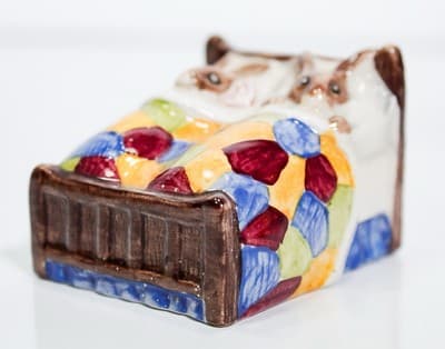 Vintage ROYAL DOULTON Bunnykins "Sleepy Time" Hand Painted Porcelain Figurine - Thumbnail 3
