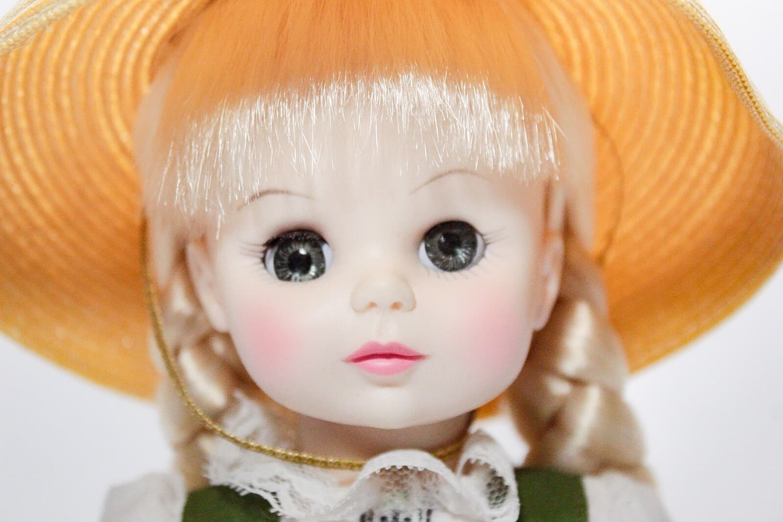 MADAME ALEXANDER "Heidi" Made In USA Vintage Collectable Doll w/ Tag MINT - Thumbnail 2