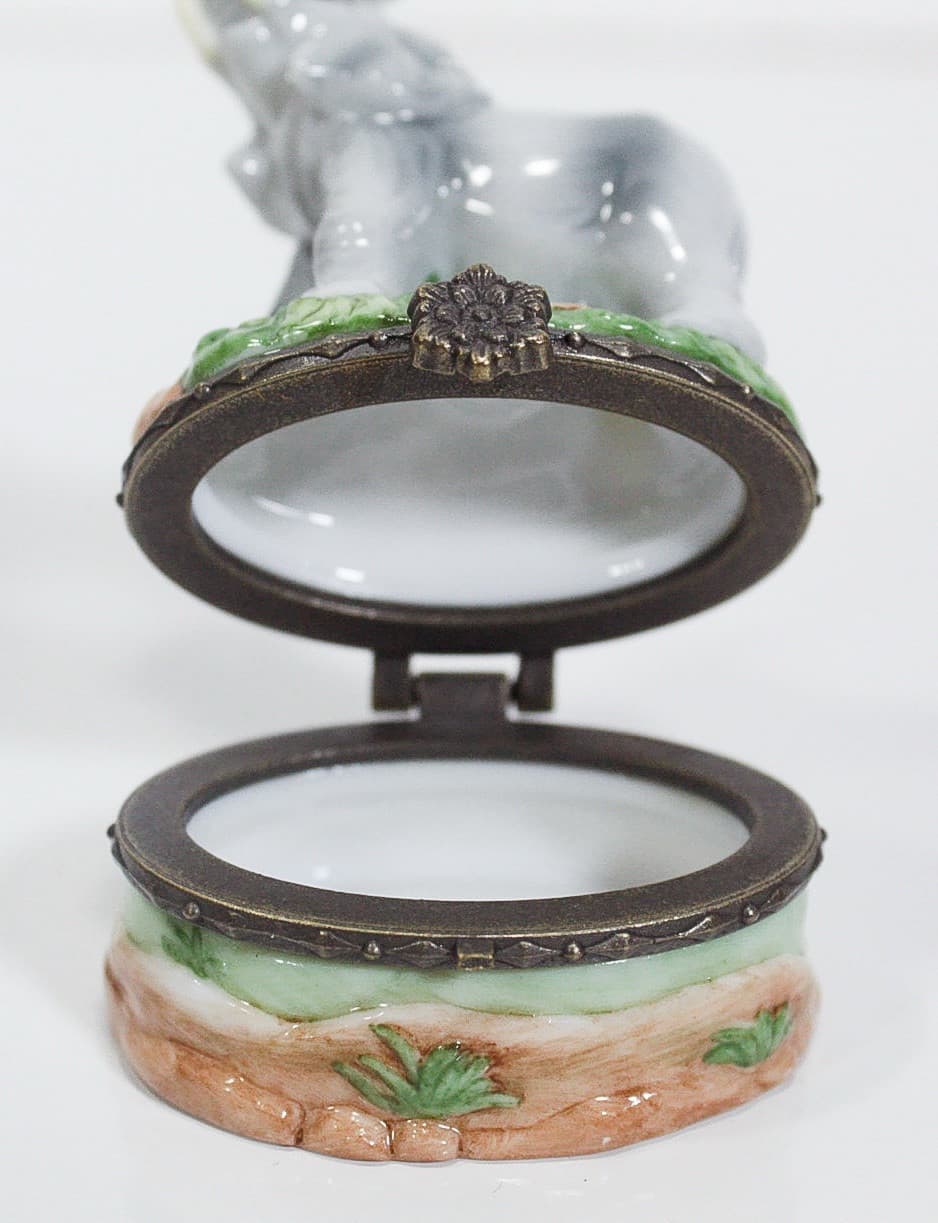 Westland 1998 Vintage Hand Painted Porcelain Elephant Hinged Trinket Box - Thumbnail 4