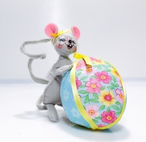 2014 ANNALEE Mobilitee Easter "Egg-Stra Special Mouse" Artisan Doll NWT - Thumbnail 5