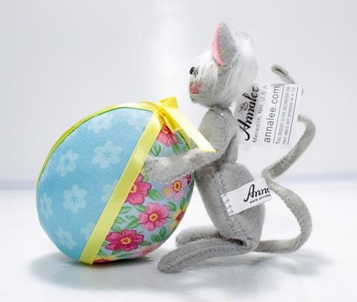 2014 ANNALEE Mobilitee Easter "Egg-Stra Special Mouse" Artisan Doll NWT - Thumbnail 3