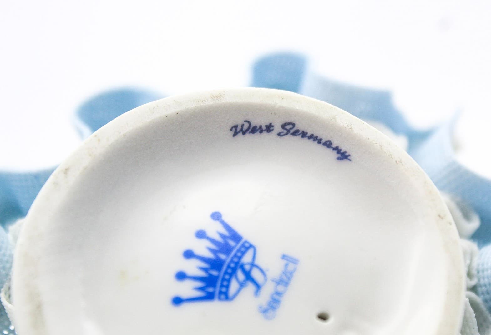 Sandizell West Germany Vintage Blue Laced Lady Dancer Floral Porcelain Figurine - Thumbnail 15