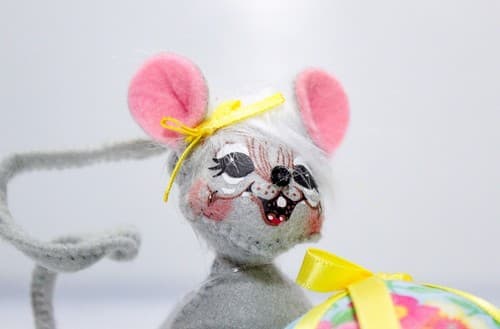 2014 ANNALEE Mobilitee Easter "Egg-Stra Special Mouse" Artisan Doll NWT - Thumbnail 2