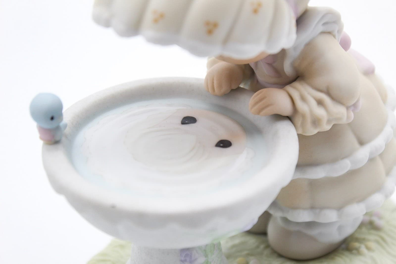 Precious Moments A Reflection Of His Love Enesco Porcelain Figurine 1990 - Thumbnail 4