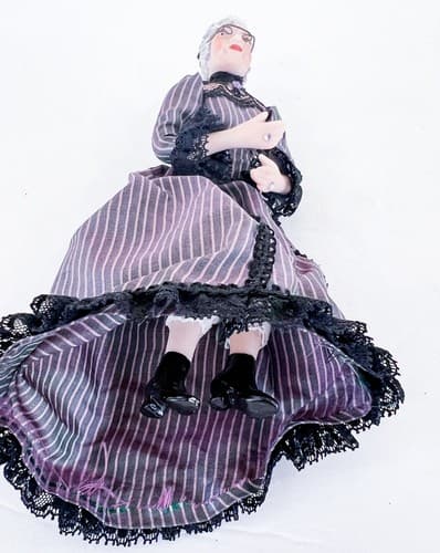 OOAK Vintage Miniature Dollhouse Elder Lady Porcelain Doll Black Laced Dress - Thumbnail 4