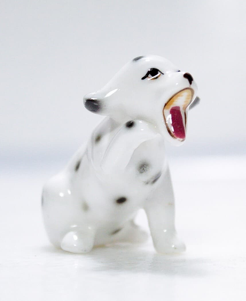 Vintage Hand Painted Porcelain Sitting Playing Dog Hallmarked Figurine - Thumbnail 6