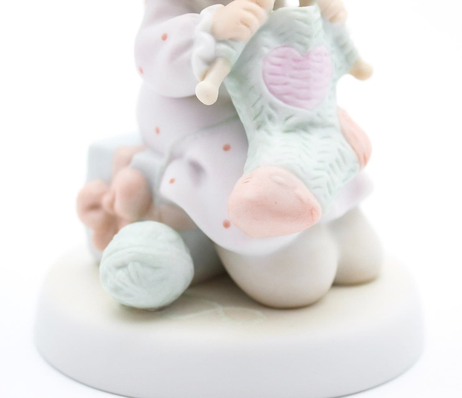 Precious Moments My Love Will Keep You Warm Enesco Porcelain Figurine 1997 - Thumbnail 4