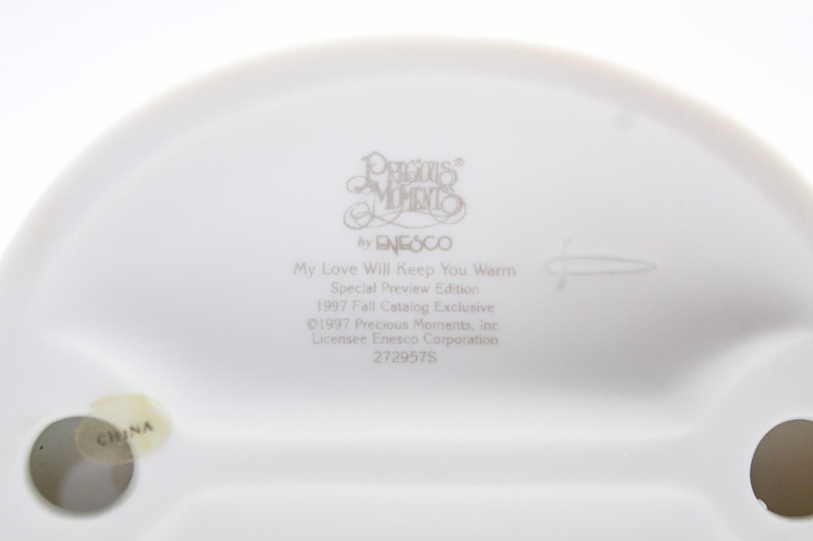 Precious Moments My Love Will Keep You Warm Enesco Porcelain Figurine 1997 - Thumbnail 8