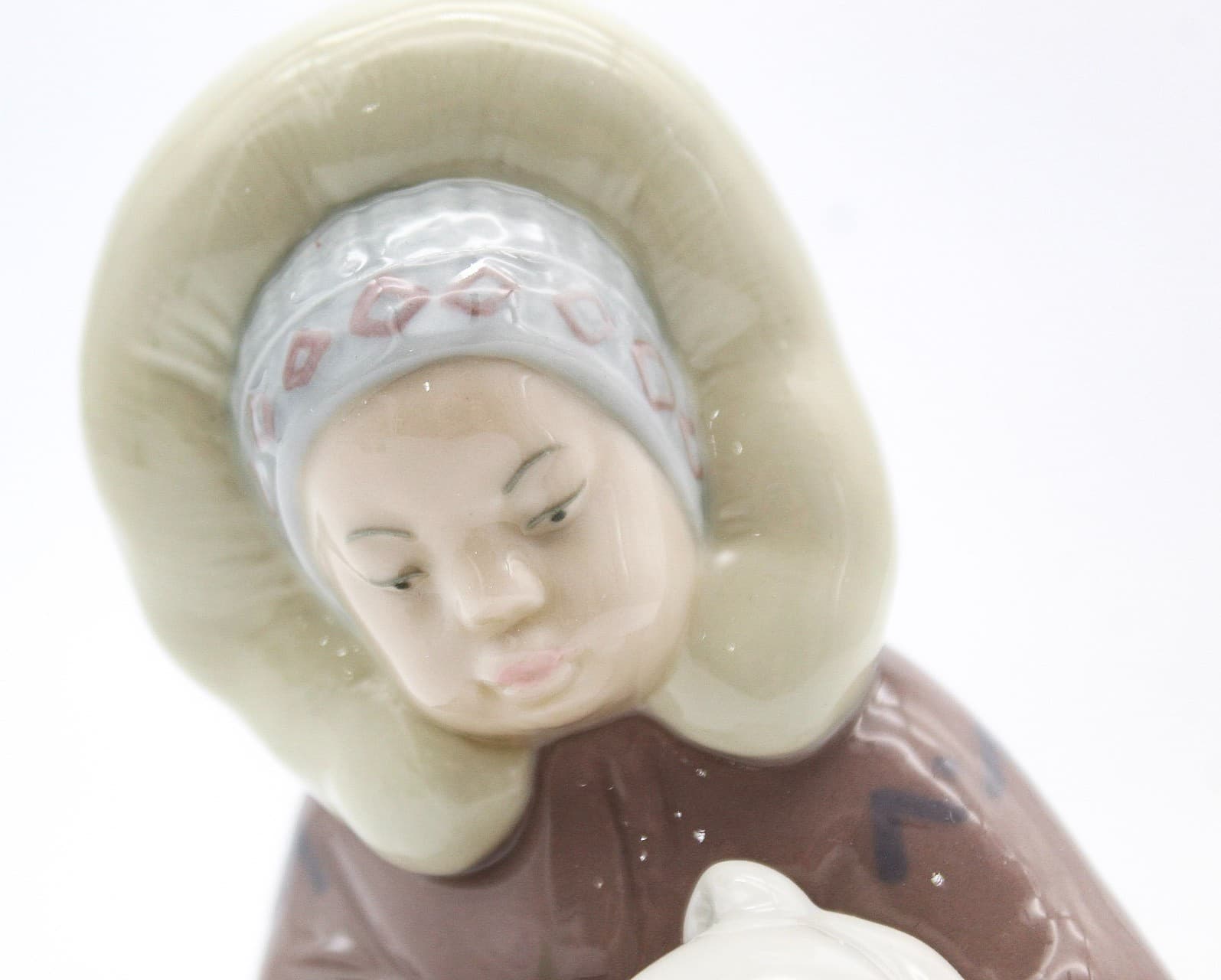 Lladro Eskimo Playing Polar Bear #1195 Porcelain Figure In Box By Juan Huerta - Thumbnail 9