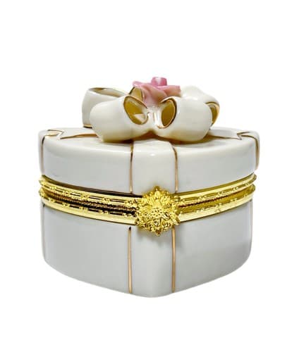 LENOX Treasures Of the Heart Exclusive Edition Heart Porcelain Trinket Box - Thumbnail 2
