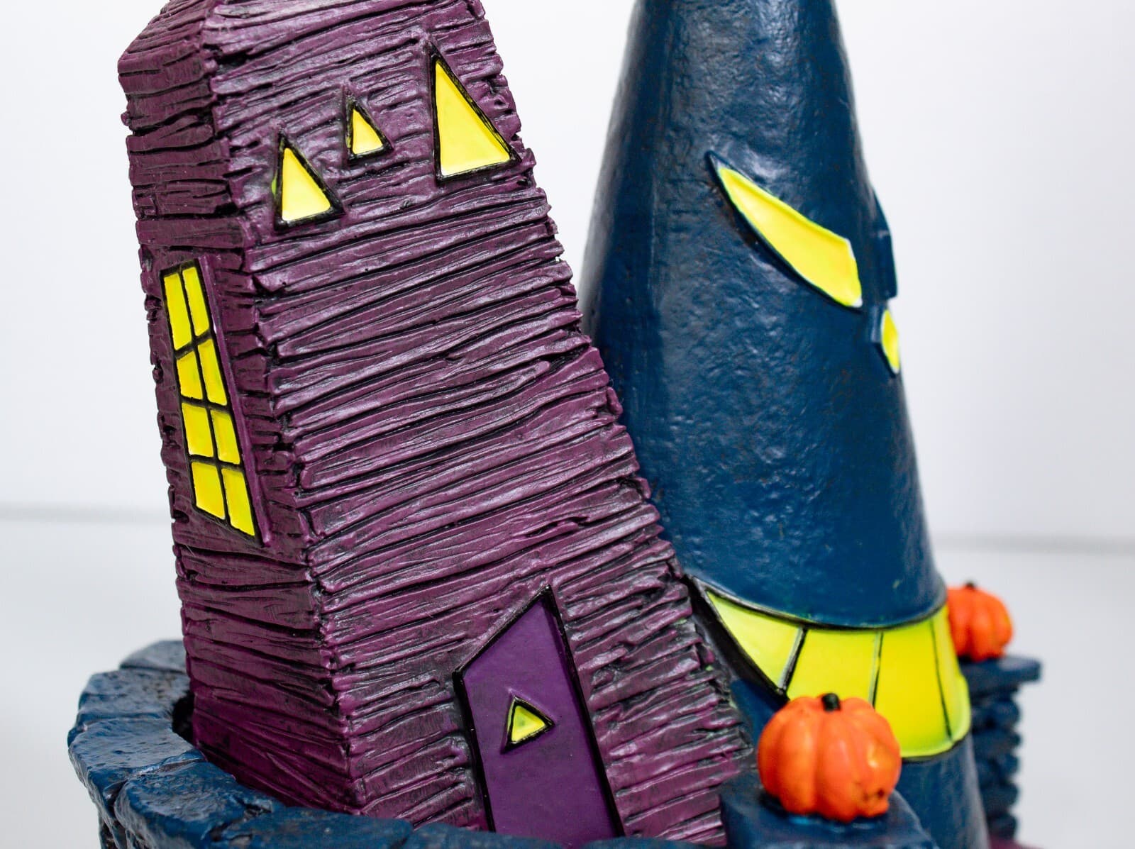 HAWTHORNE VILLAGE "Conehead House" The Nightmare Before Christmas Figure - Thumbnail 3