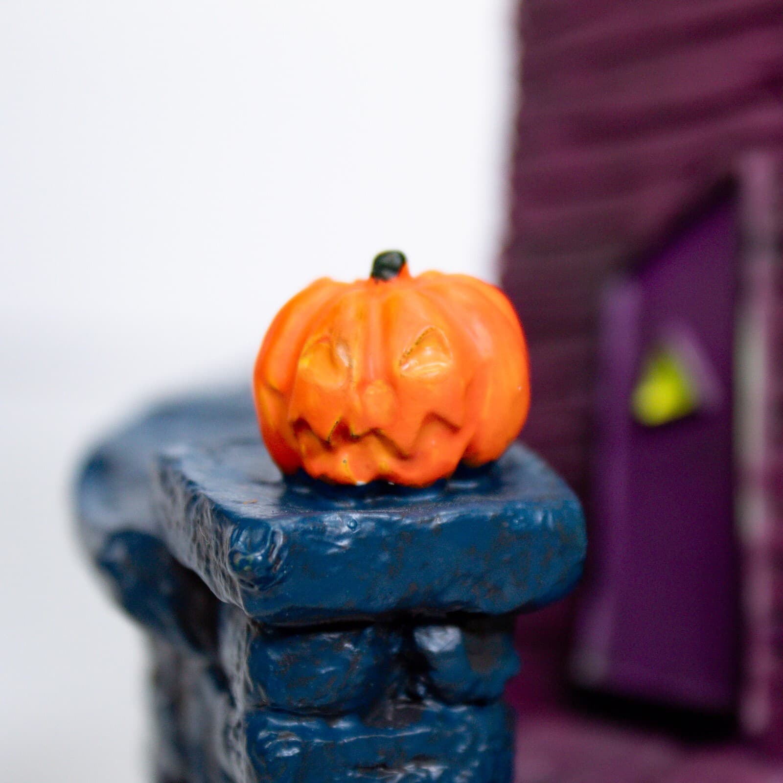 HAWTHORNE VILLAGE "Conehead House" The Nightmare Before Christmas Figure - Thumbnail 8