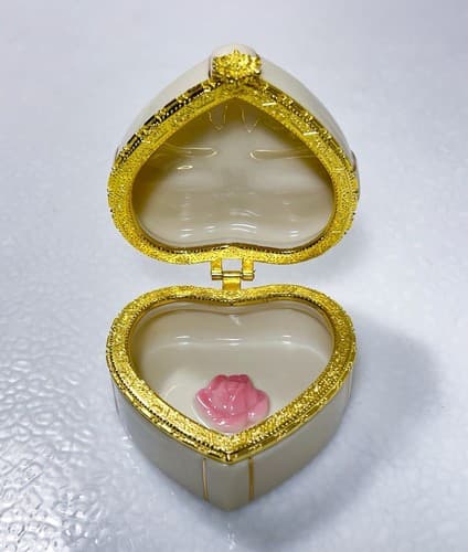 LENOX Treasures Of the Heart Exclusive Edition Heart Porcelain Trinket Box - Thumbnail 5