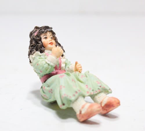 Vintage 1994 Dollhouse Elle's Mini Doll Collection By Michelle Yam Resin Doll - Thumbnail 7