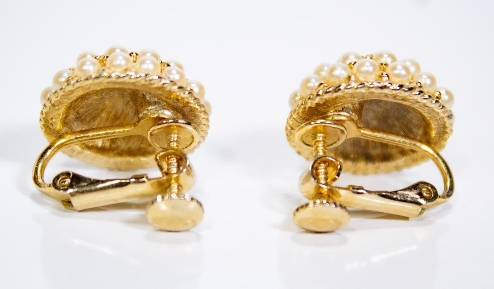 Vintage Dome Style Faux Seed Pear Screw Back Earrings - Thumbnail 2