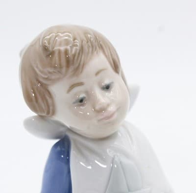 Nao By Lladro Spain I'm Full Boy blue Pajamas Porcelain Figurine By Jose Puche - Thumbnail 2