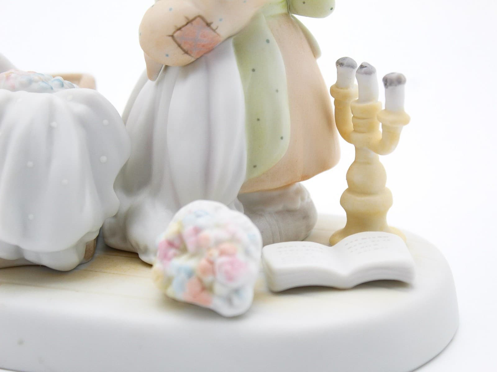 Precious Moments Precious Memories Enesco Porcelain Figurine 1983 - Thumbnail 3