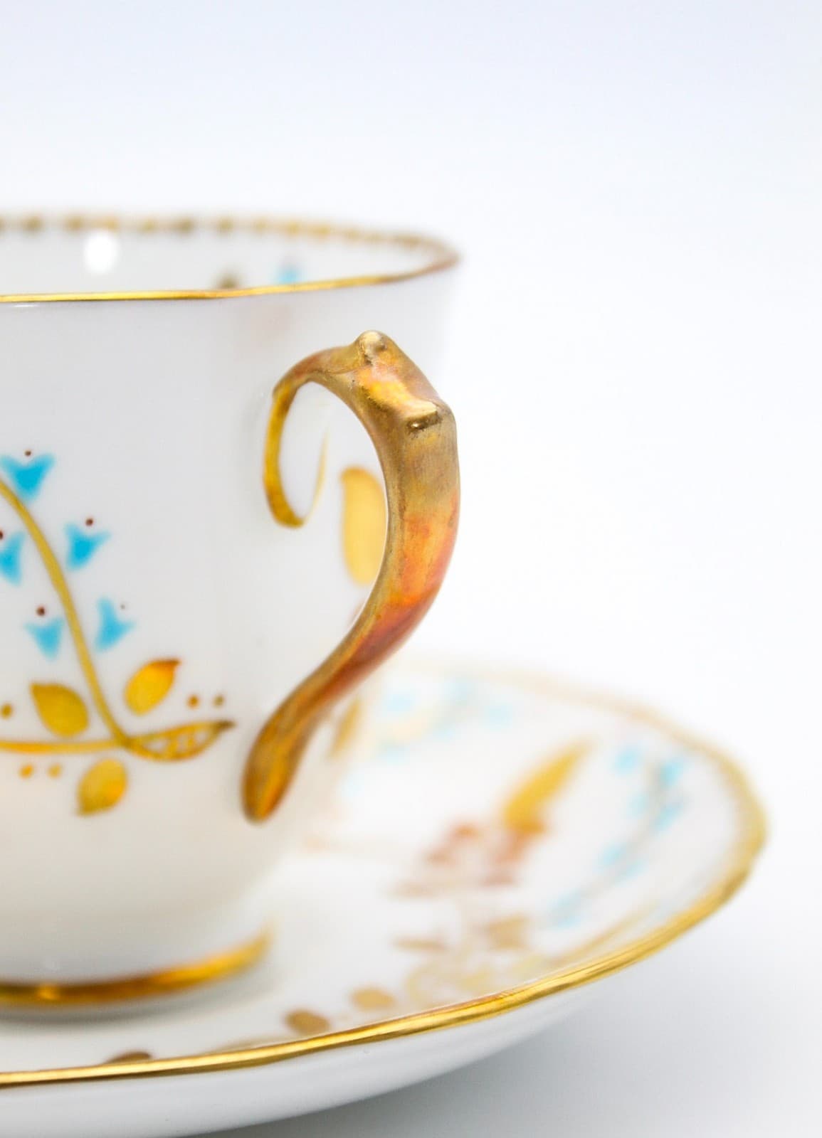 Royal Chelsea Vintage Bone China Hand Painted Gold & Aqua Blue Teacup & Saucer - Thumbnail 4