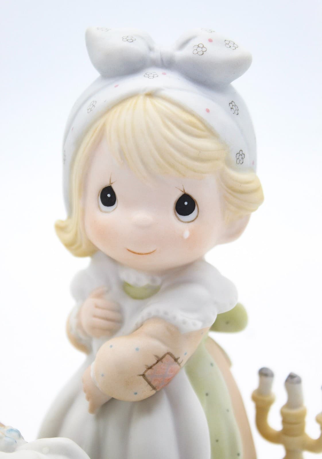 Precious Moments Precious Memories Enesco Porcelain Figurine 1983 - Thumbnail 2