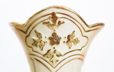 Antique ROBERT HANKE Marguerite Hand Painted Floral Porcelain Austria Vase - Thumbnail 6