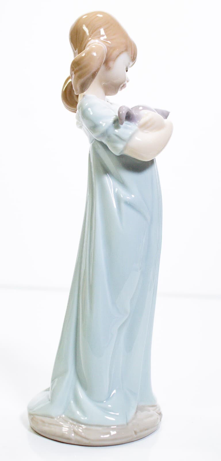 LLADRO "Don't Forget Me" Girl With Cats Porcelain Figurine - Thumbnail 3