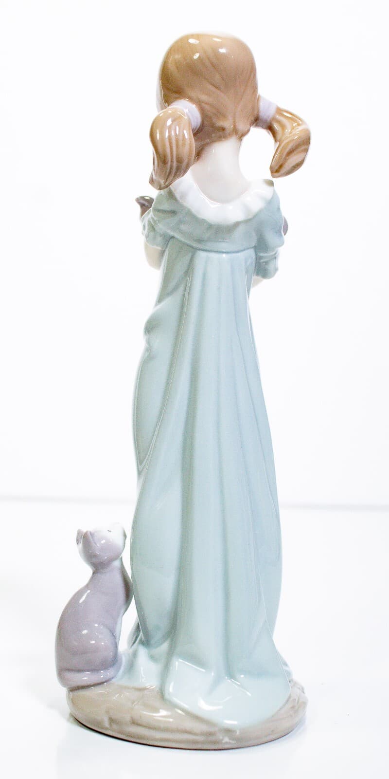 LLADRO "Don't Forget Me" Girl With Cats Porcelain Figurine - Thumbnail 2