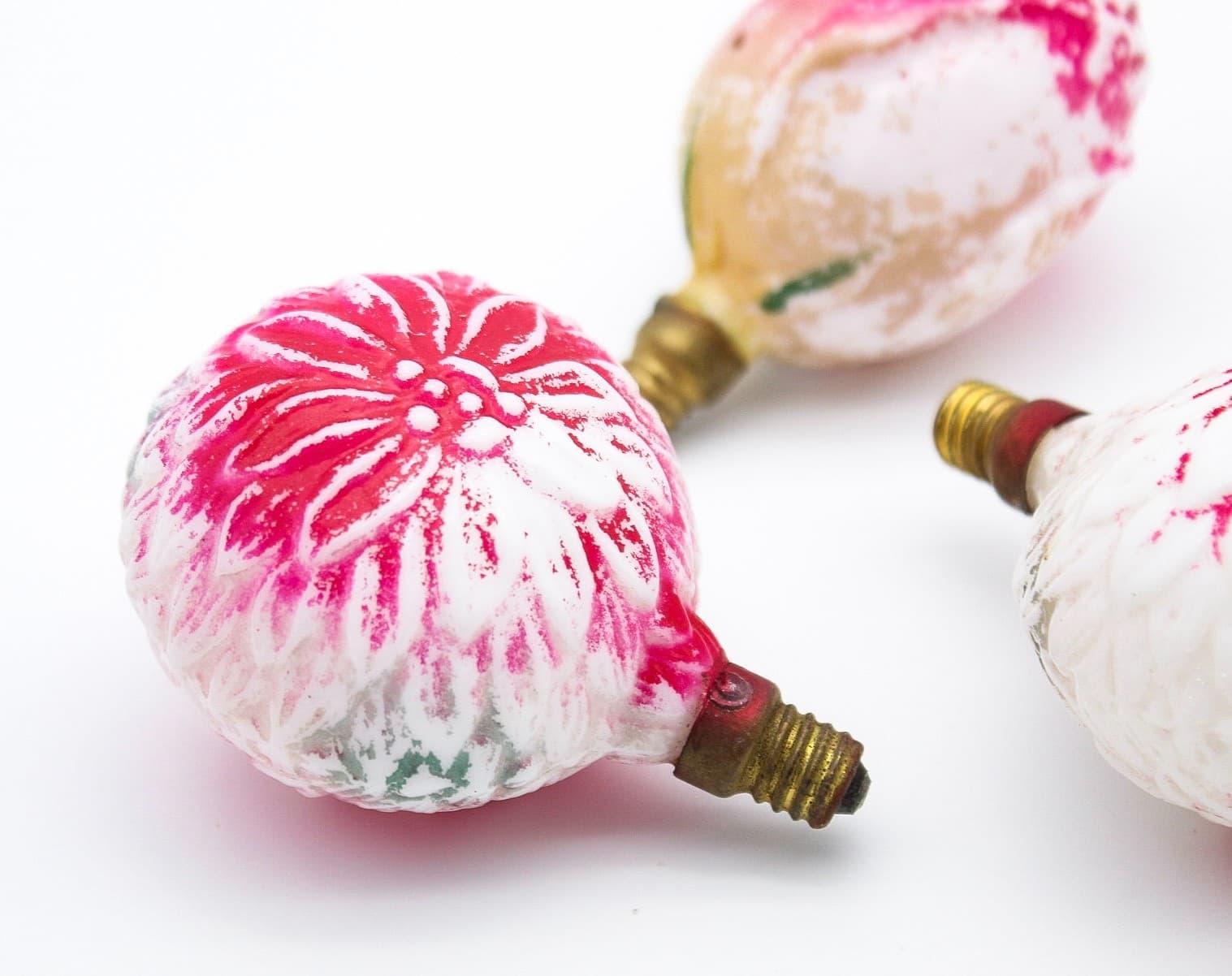 Vintage Lot of 3 Milk Glass Figural Rosebud Flower Christmas Light Bulbs Japan - Thumbnail 2